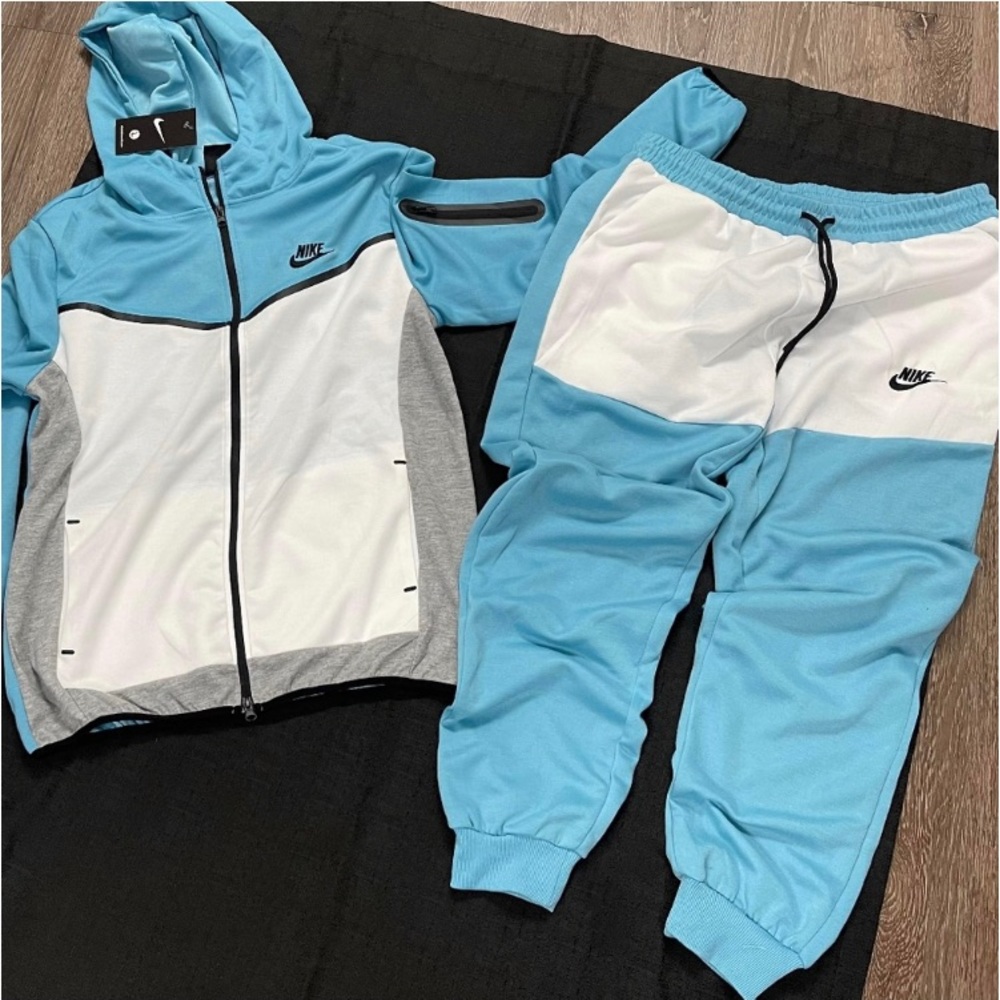 NIKE TECH BRAND NEW